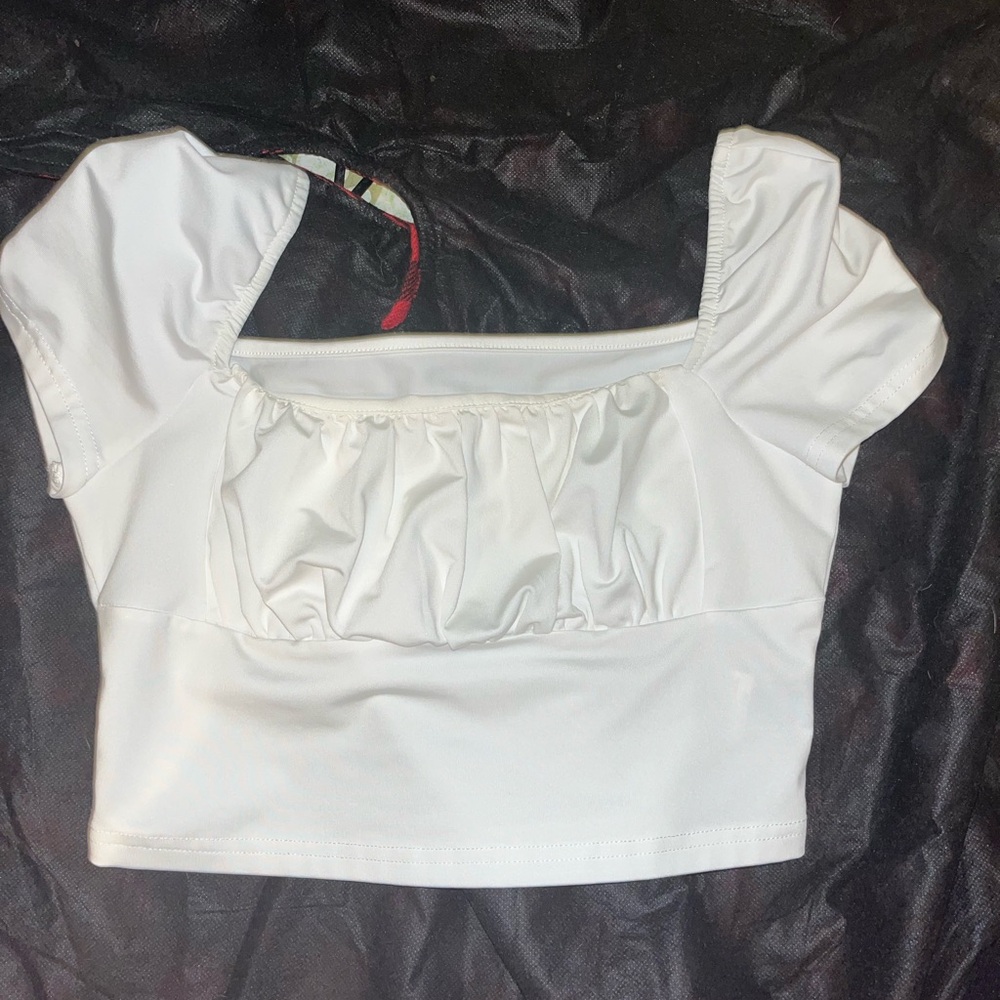 SHEIN White Puff Sleeve Crop Top